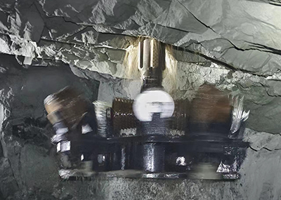 高速隧道通風孔天井鑽機施工