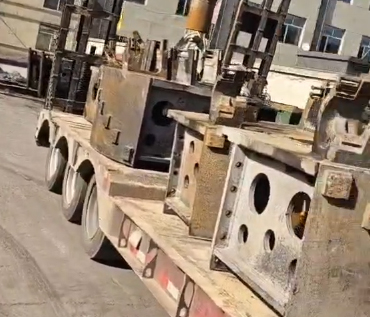 反井鑽機設備運往雲南煤礦準備通風孔施工