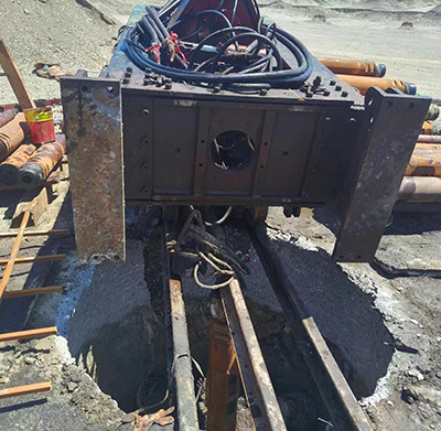 反井鑽機2米擴孔完工