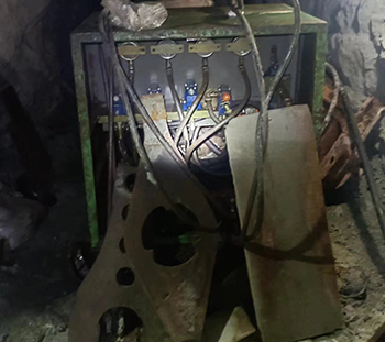 貴州反井師傅如何操作反井鑽的？