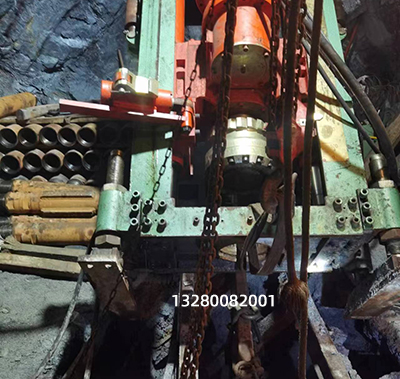 280米反井鑽機在9天內完成擴孔